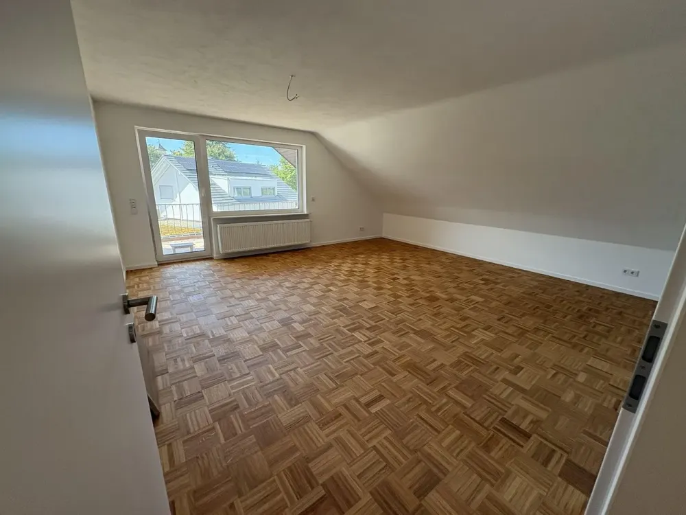 Completely Renovated Attic Apartment in a Quiet Location