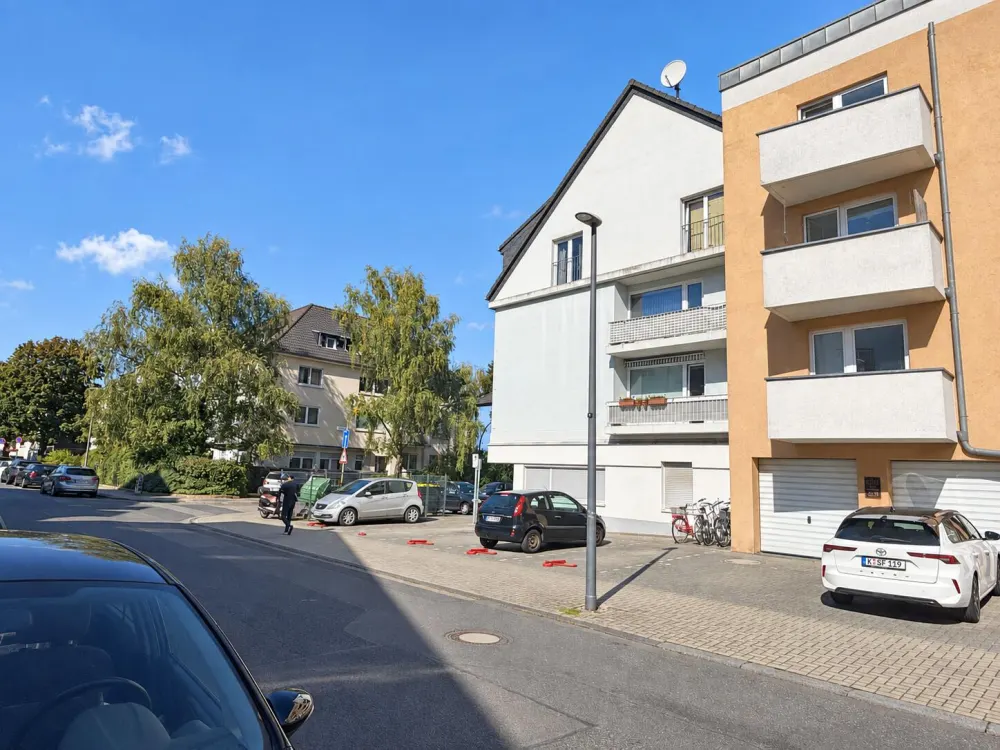 Helle Wohnung mit Balkon und Fußbodenheizung, ca. 53 m² in Köln