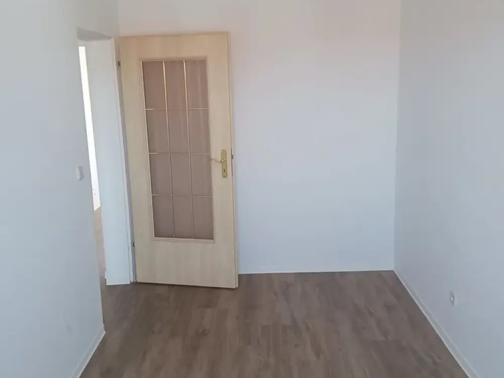 شقة بثلاث غرف مع شرفة لتحقيق الذات