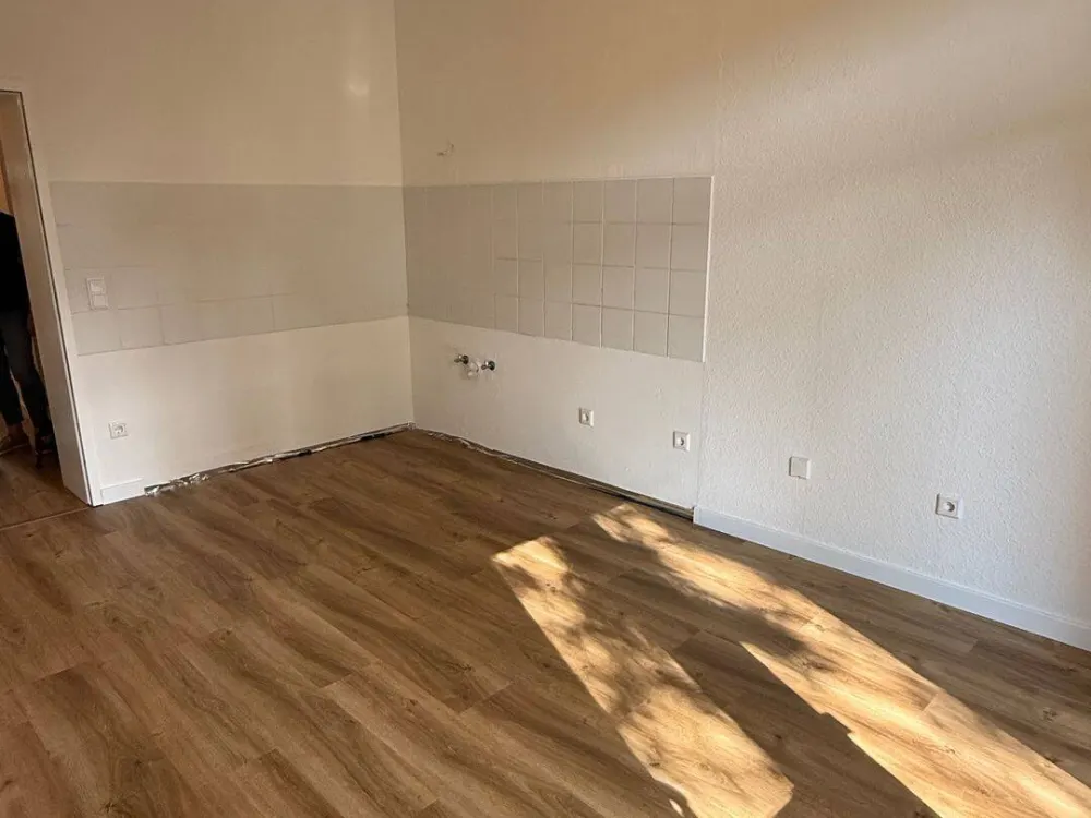 Hochwertig sanierte Altbauwohnung mit 130 m² Privatgarten in Düsseldorf-Rath