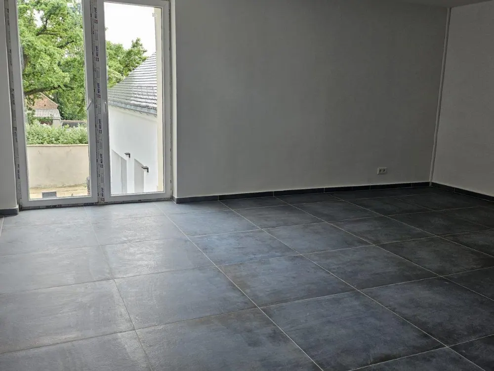 Großzügige sonnige Wohnung zu vermieten