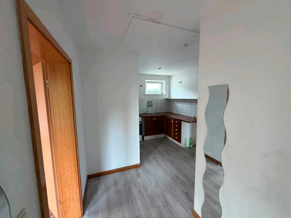 2 Zi 60 qm 650€ NK 249 €(Voraussetz.sehr gutes Deutsch) wg.Hausm.