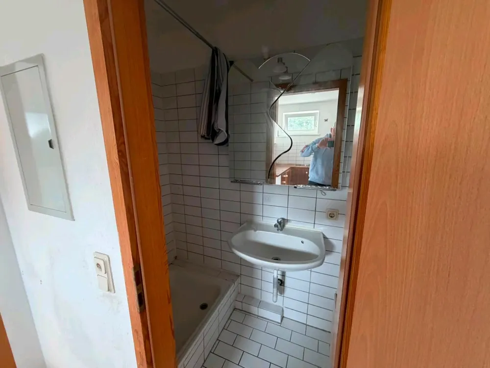 2 Zi 60 qm 650€ NK 249 €(Voraussetz.sehr gutes Deutsch) wg.Hausm.
