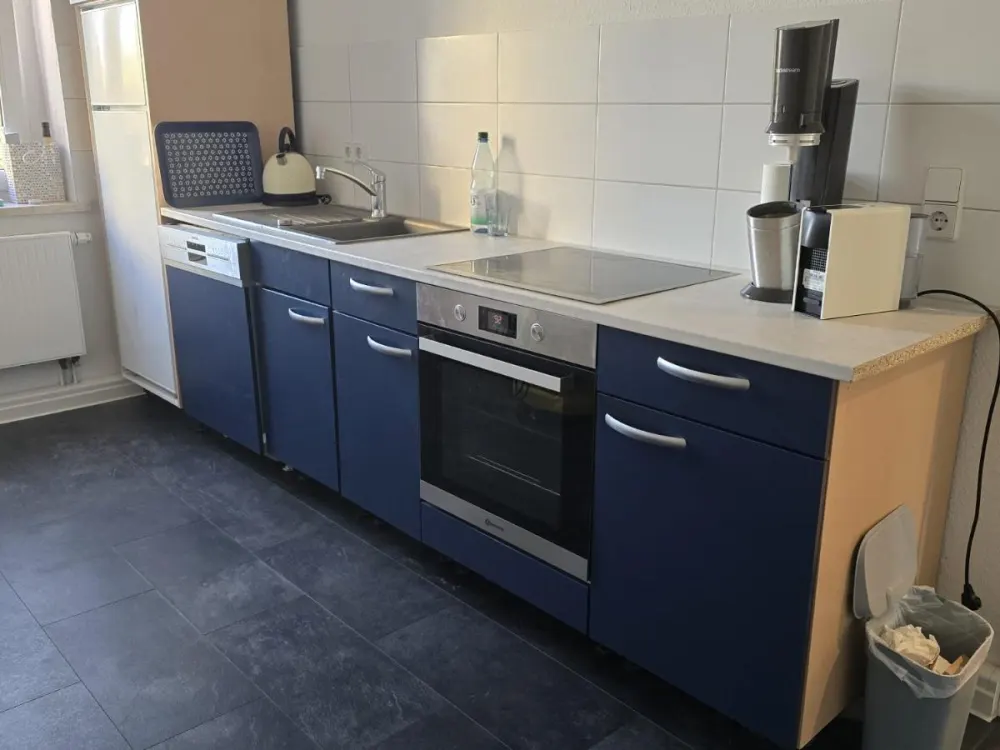 Kleine 2Raum Wohnung - teilmöbliert mit Küche *372€ kalt*