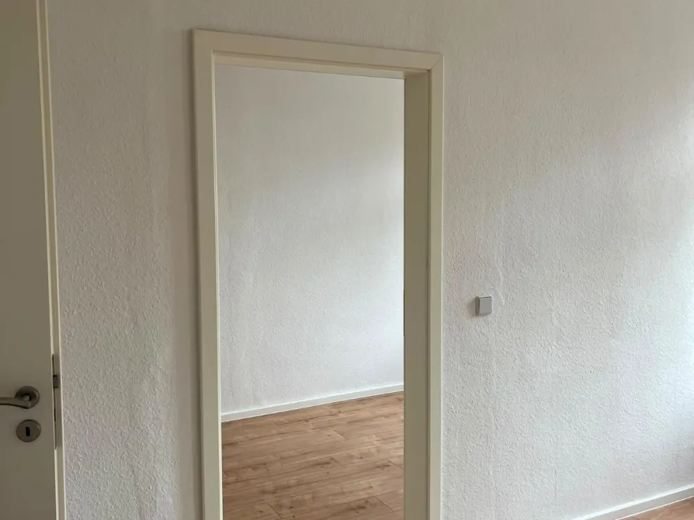 Kleine 2Raum Wohnung - teilmöbliert mit Küche *372€ kalt*