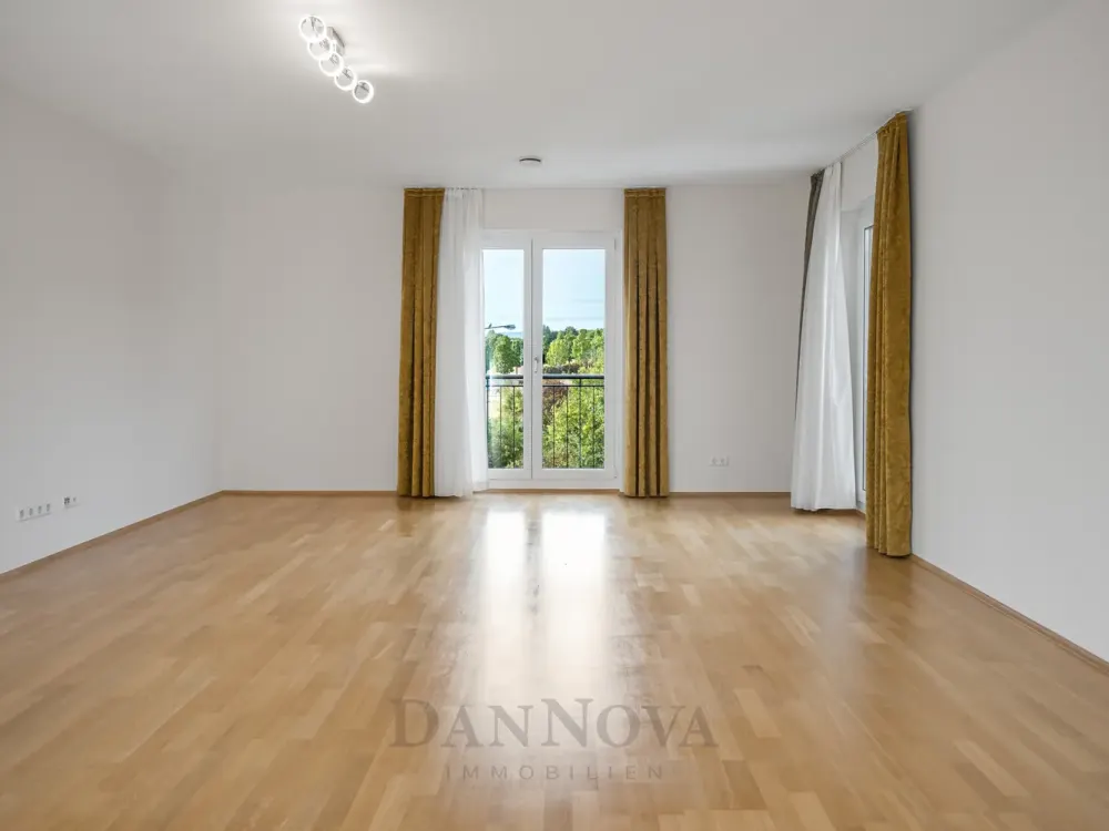 Modernisierte 4-Zi-Wohnung mit EBK, Klimaanlage & 2TG-Stellplätze in Frankfurt a. M.