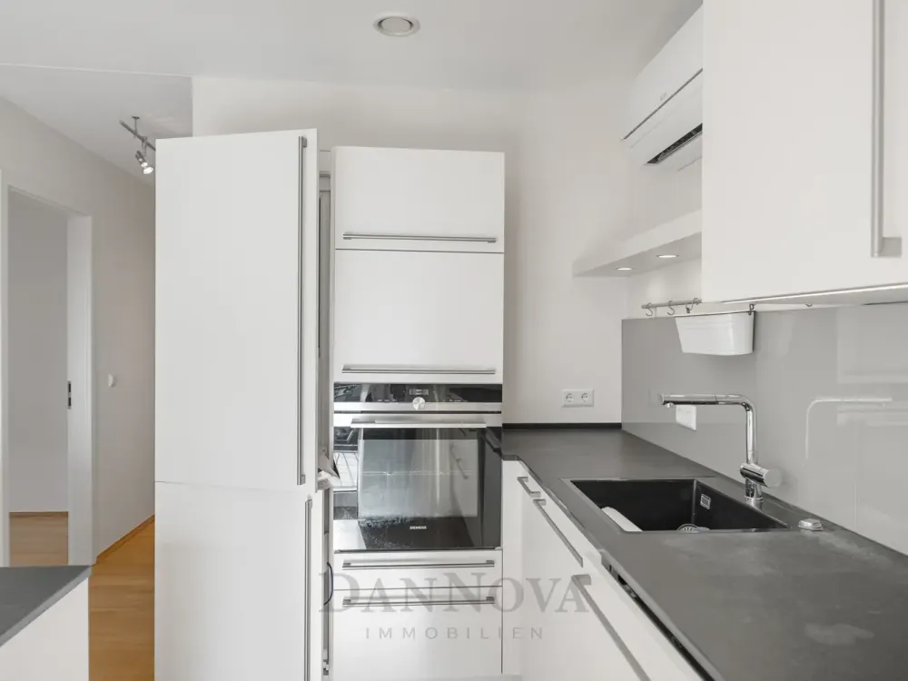 Modernisierte 4-Zi-Wohnung mit EBK, Klimaanlage & 2TG-Stellplätze in Frankfurt a. M.
