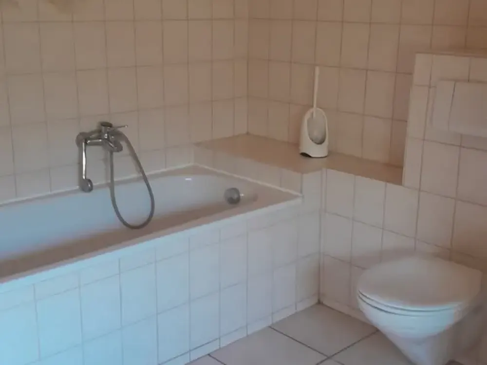 4-Zimmerwohnung WG geeignet an Studenten zu vermieten