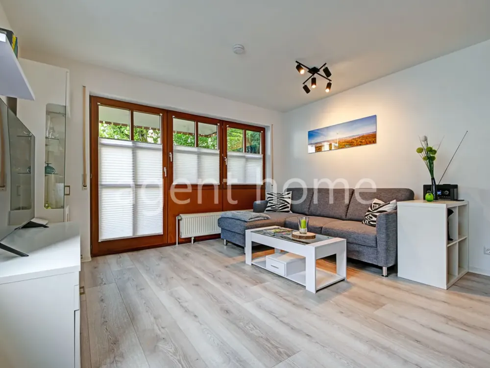 MÖBLIERT -TOLLES WOHNEN - Wohnung mit Terrasse und Stellplatz