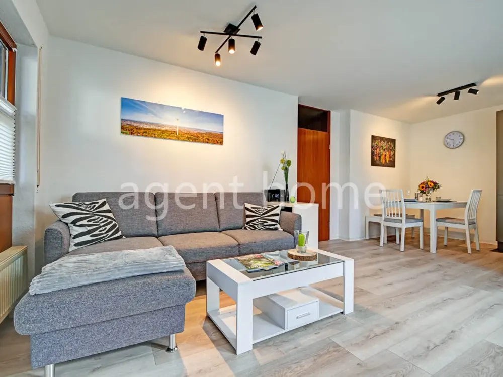 MÖBLIERT -TOLLES WOHNEN - Wohnung mit Terrasse und Stellplatz