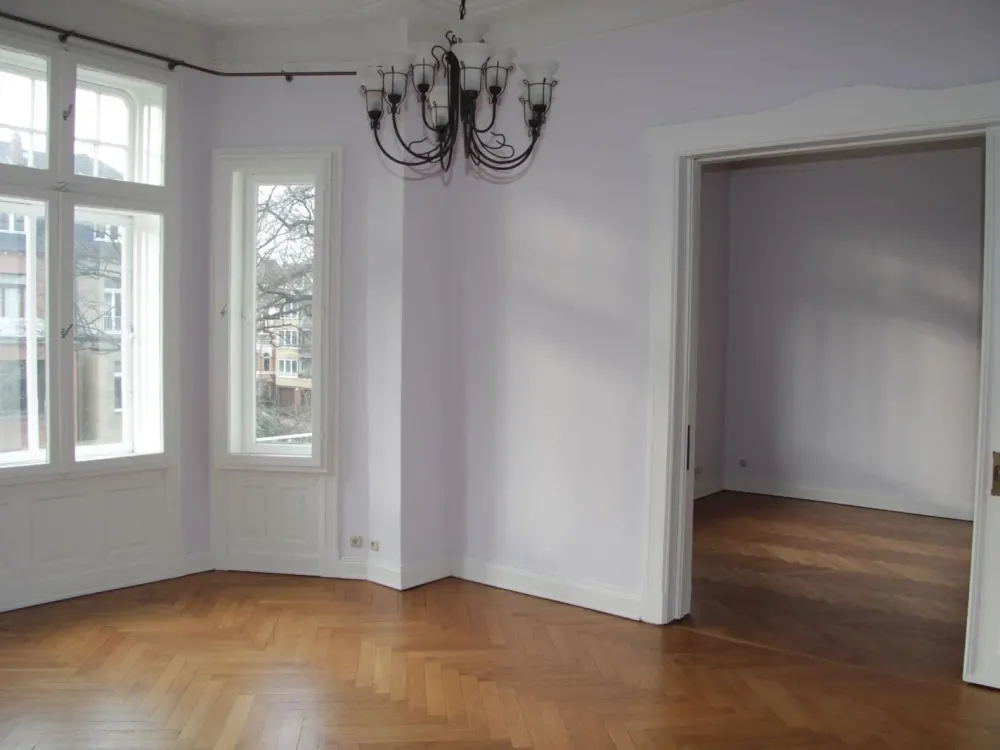 7-Zimmer-Altbau in Winterhude: Nur als Wohnbüro bzw. -praxis bzw. -atelier. Wohgemeinschaft möglich.