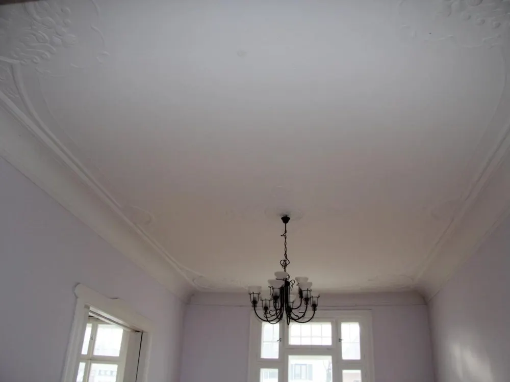 7-Zimmer-Altbau in Winterhude: Nur als Wohnbüro bzw. -praxis bzw. -atelier. Wohgemeinschaft möglich.