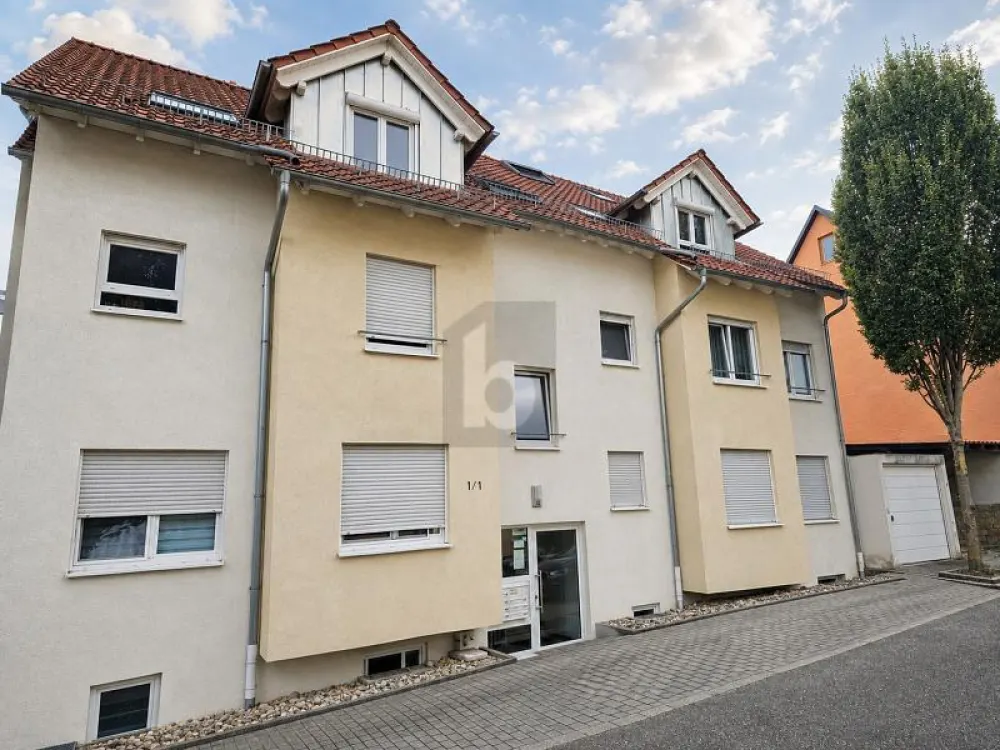 GEPFLEGTE WOHNUNG MIT BALKON UND TG-STELLPLATZ