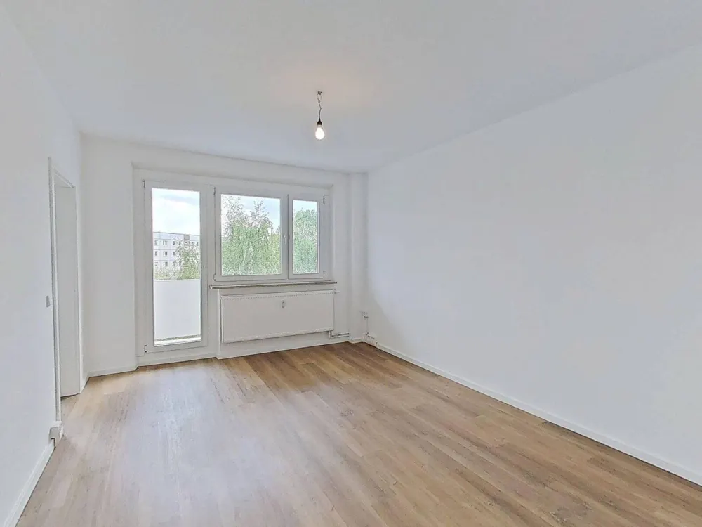 Modern 3-Room Apartment with Balcony in Rostock