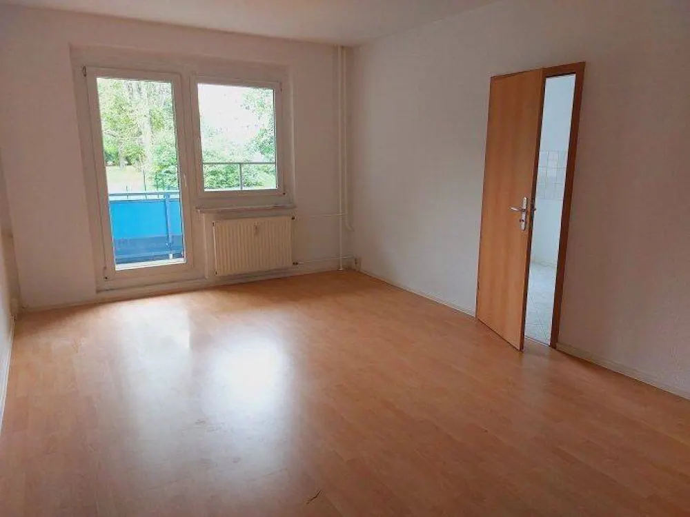 3 Raumwohnung im Balkon in der Hochparterre