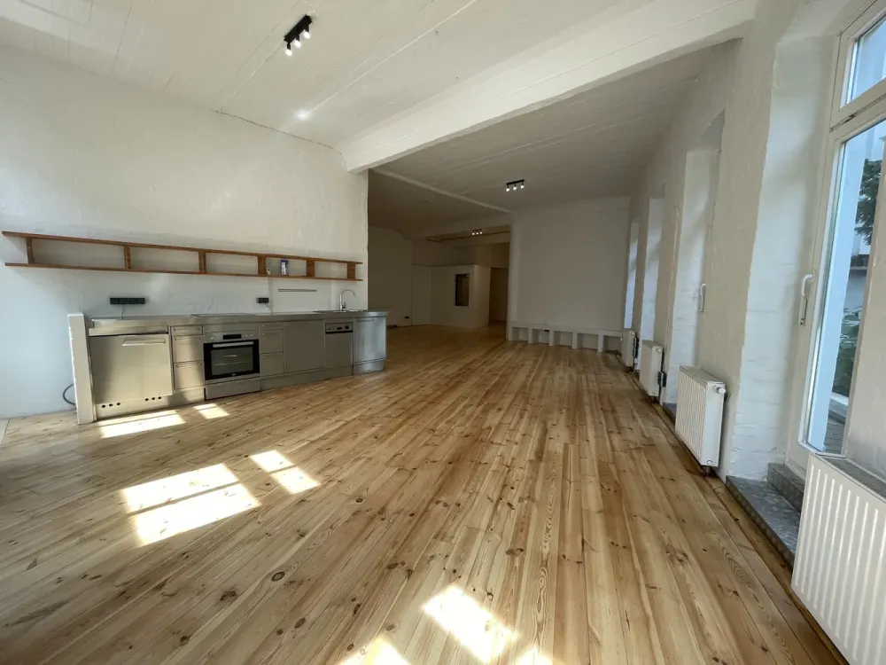 Live & Work - Unique, Quiet Loft in Historic Workshop Building in Eimsbüttel