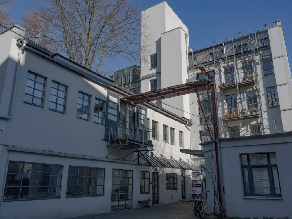Live & Work - Unique, Quiet Loft in Historic Workshop Building in Eimsbüttel