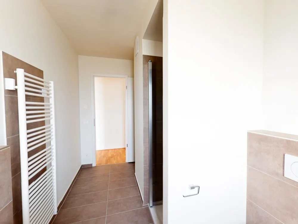Exklusive Penthousewohnung: 4 Zimmer mit 2 Bädern und Dachterrasse