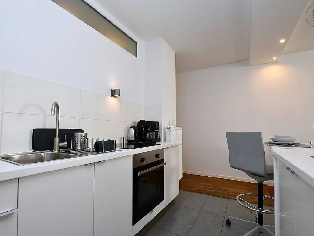 Modern möblierte Altbauwohnung mit Reinigungsservice in Stuttgart West