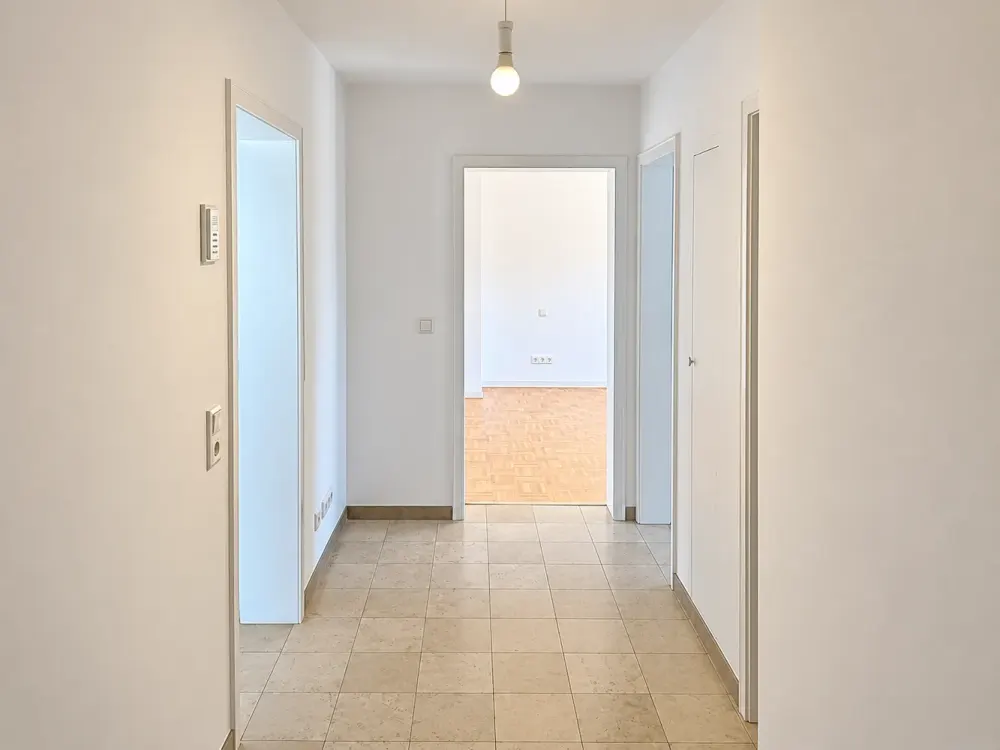 Ground Floor Apartment with Fitted Kitchen, Private Terrace, Garden Section and Parking Space in Cologne