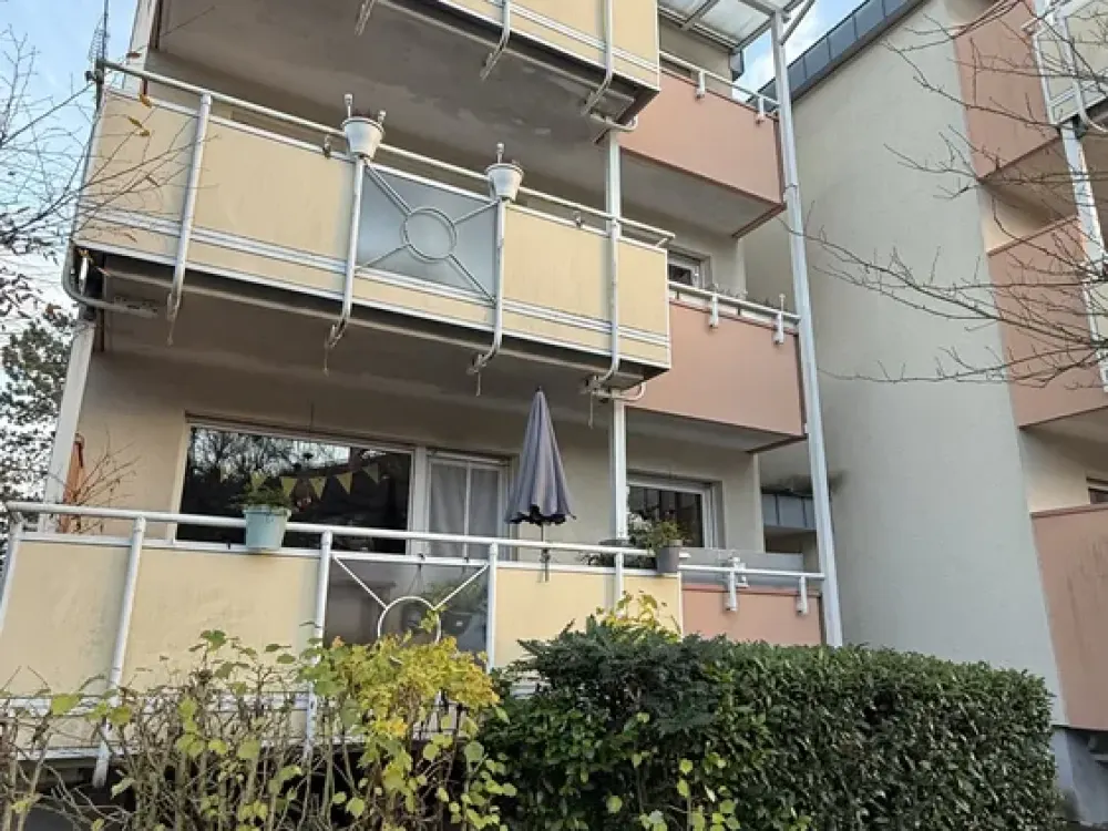+++ SCHÖNE 4-ZIMMERWOHNUNG IN KELKHEIM-MITTE - MIT BALKON +++