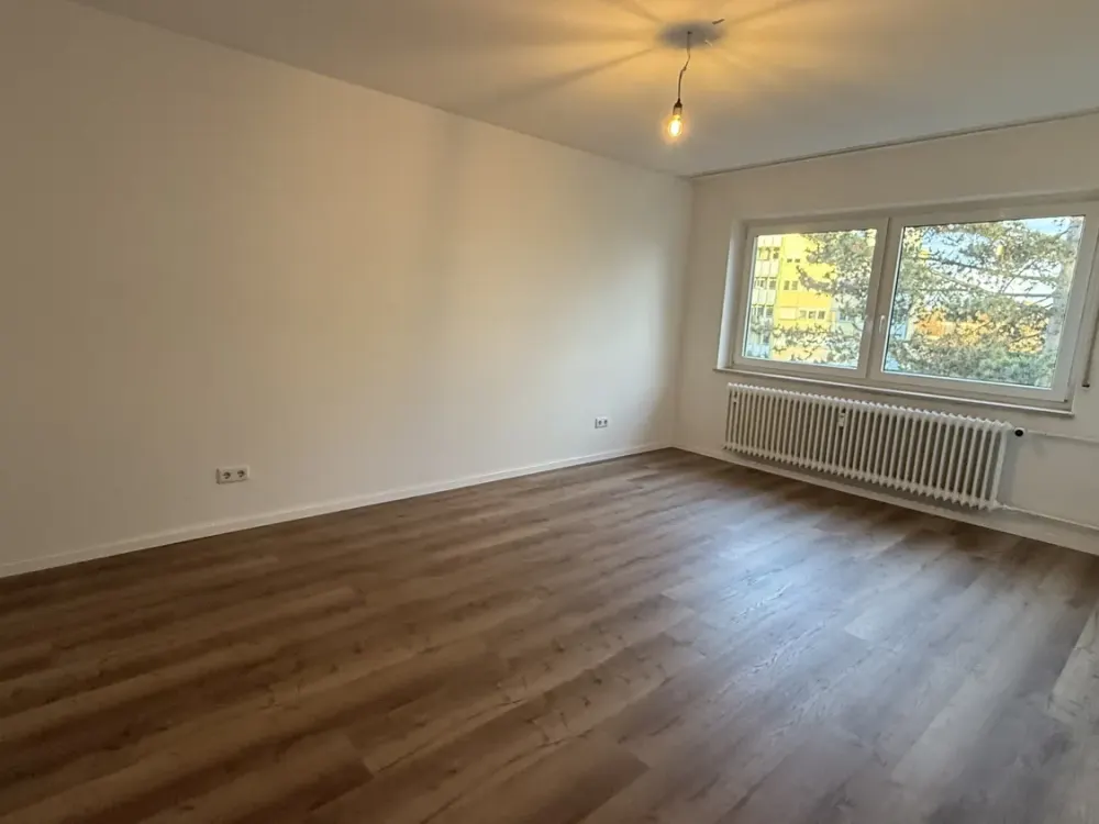 +++ SCHÖNE 4-ZIMMERWOHNUNG IN KELKHEIM-MITTE - MIT BALKON +++
