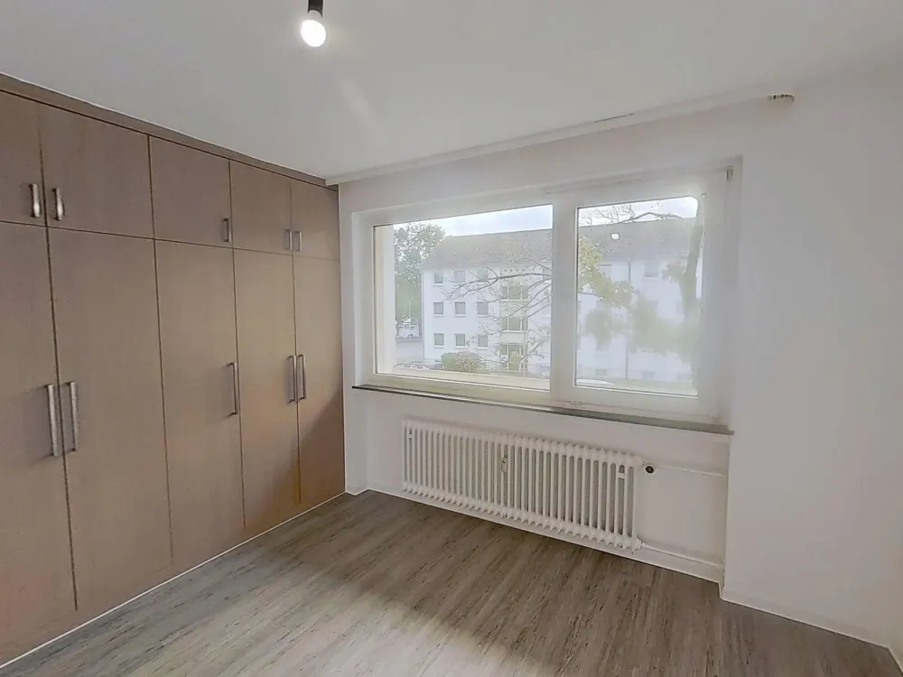 Komfortabel ausgestattete 4-Zimmer-Wohnung mit BALKON