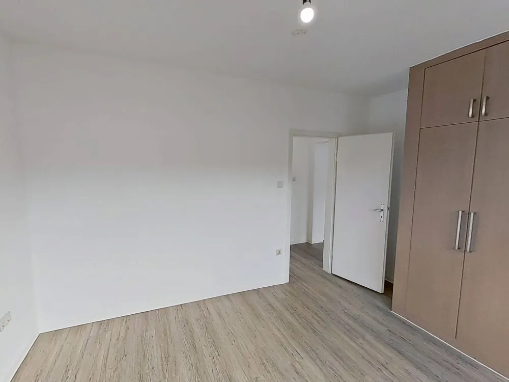 Komfortabel ausgestattete 4-Zimmer-Wohnung mit BALKON