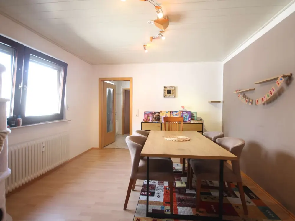 Charming 2.5-Room Apartment with Shared Garden Use, approx. 85 m² in Hürth-Hermülheim