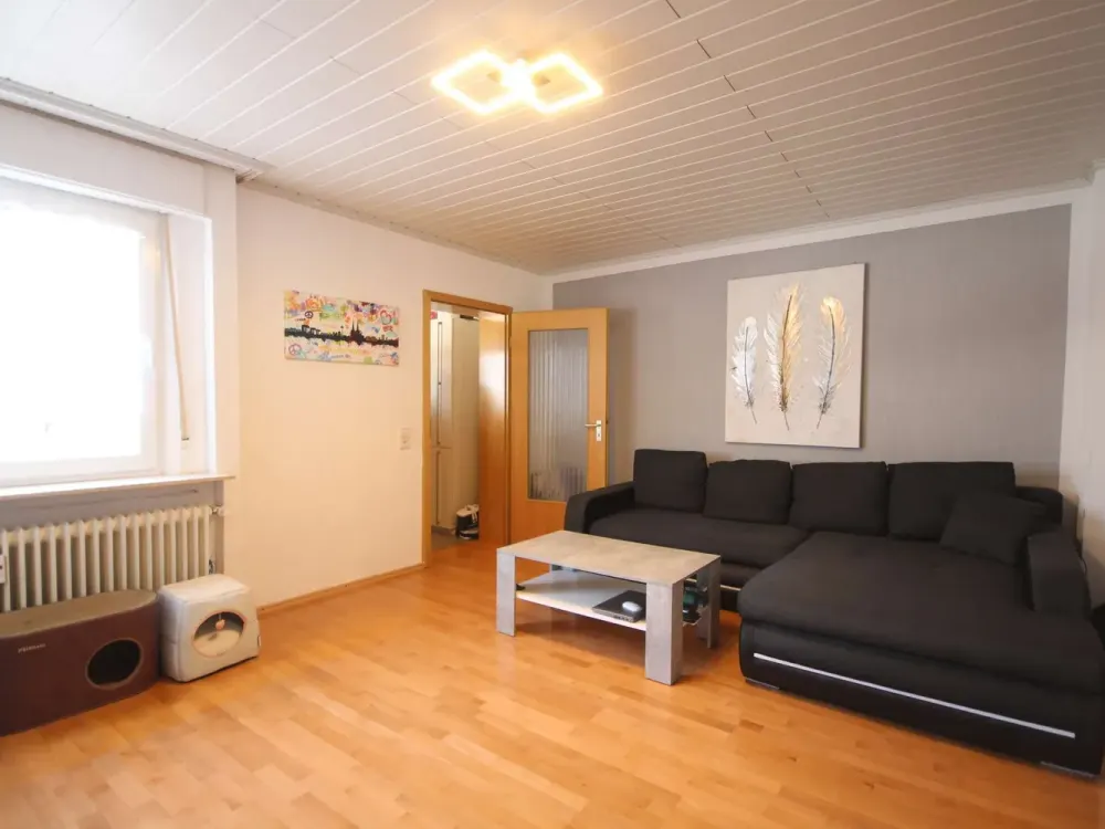 Charming 2.5-Room Apartment with Shared Garden Use, approx. 85 m² in Hürth-Hermülheim