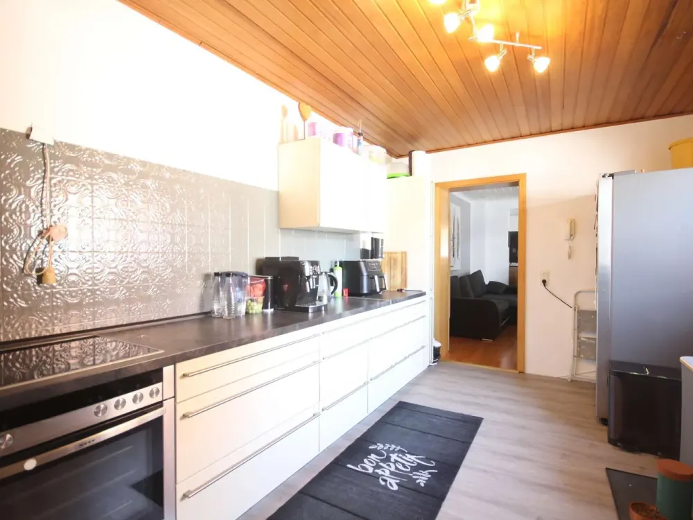 Charming 2.5-Room Apartment with Shared Garden Use, approx. 85 m² in Hürth-Hermülheim