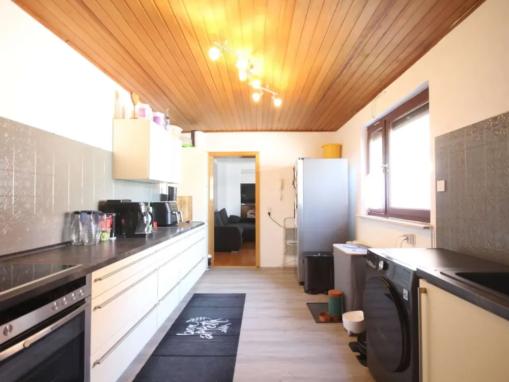 Charming 2.5-Room Apartment with Shared Garden Use, approx. 85 m² in Hürth-Hermülheim