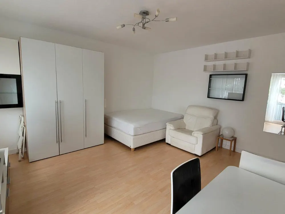 1 ZKB Apartment (Möbliert) ca 30 Qm nahe Airport (Crew Flughafen)