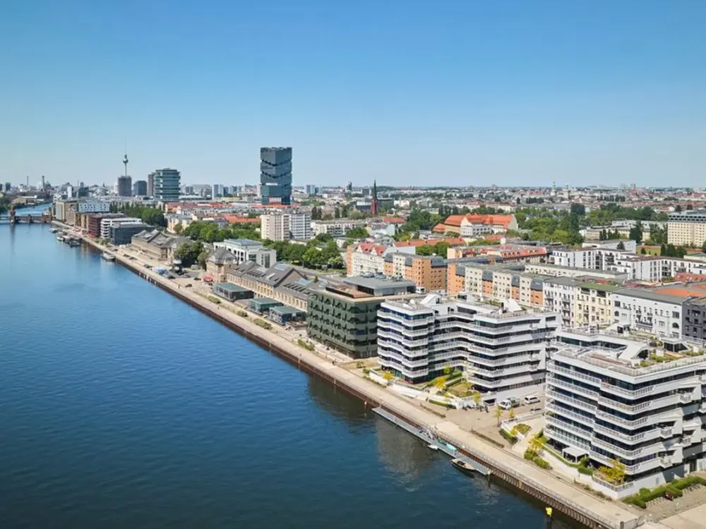 Hochwertige 2-Raum-Wohnung mit toller Dachterrasse und hochwertiger EBK