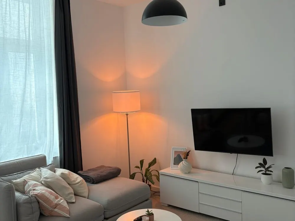 Schöne vollmöblierte 2-Zimmer-Wohnung direkt am Rudolfplatz