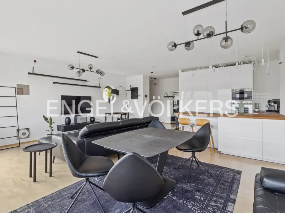Exclusive, Furnished Two-Room Apartment in the City Center