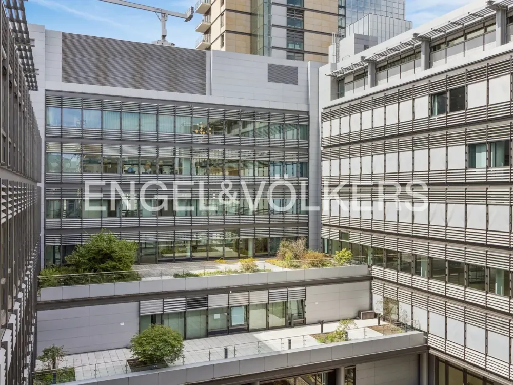 Exclusive, Furnished Two-Room Apartment in the City Center