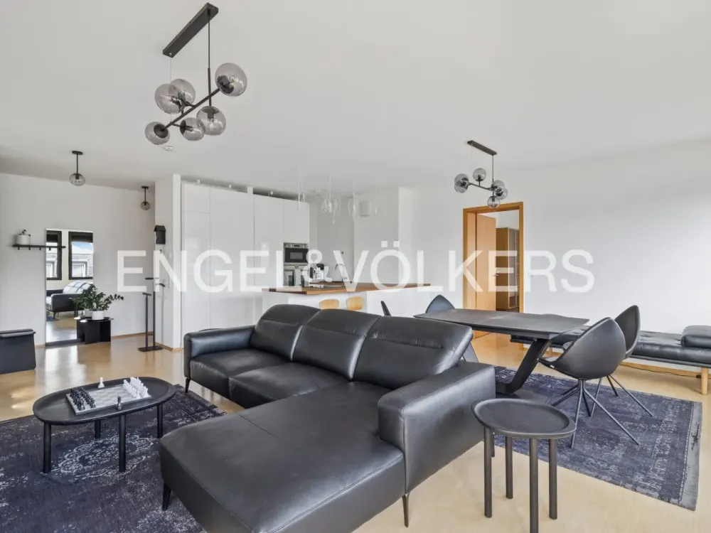 Exclusive, Furnished Two-Room Apartment in the City Center