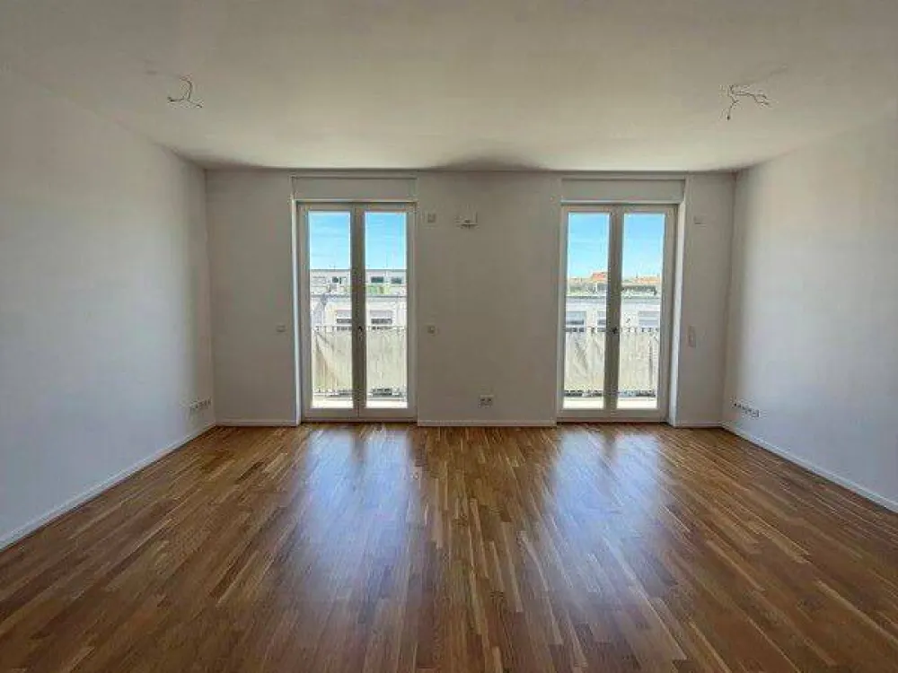 Lichtdurchflutete 4-Raum-Wohnung mit Einbauküche und Balkon