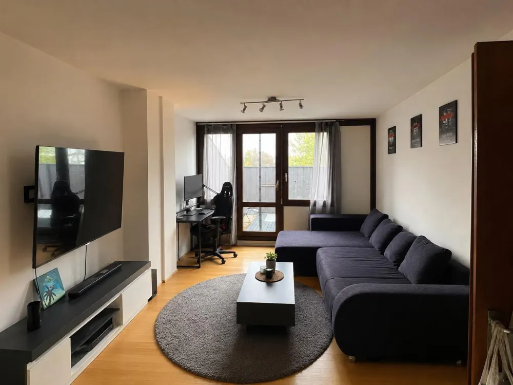 Komplett möblierte 2-Zi.-DG-Wohnung |Untermiete. NäheS-Bahn