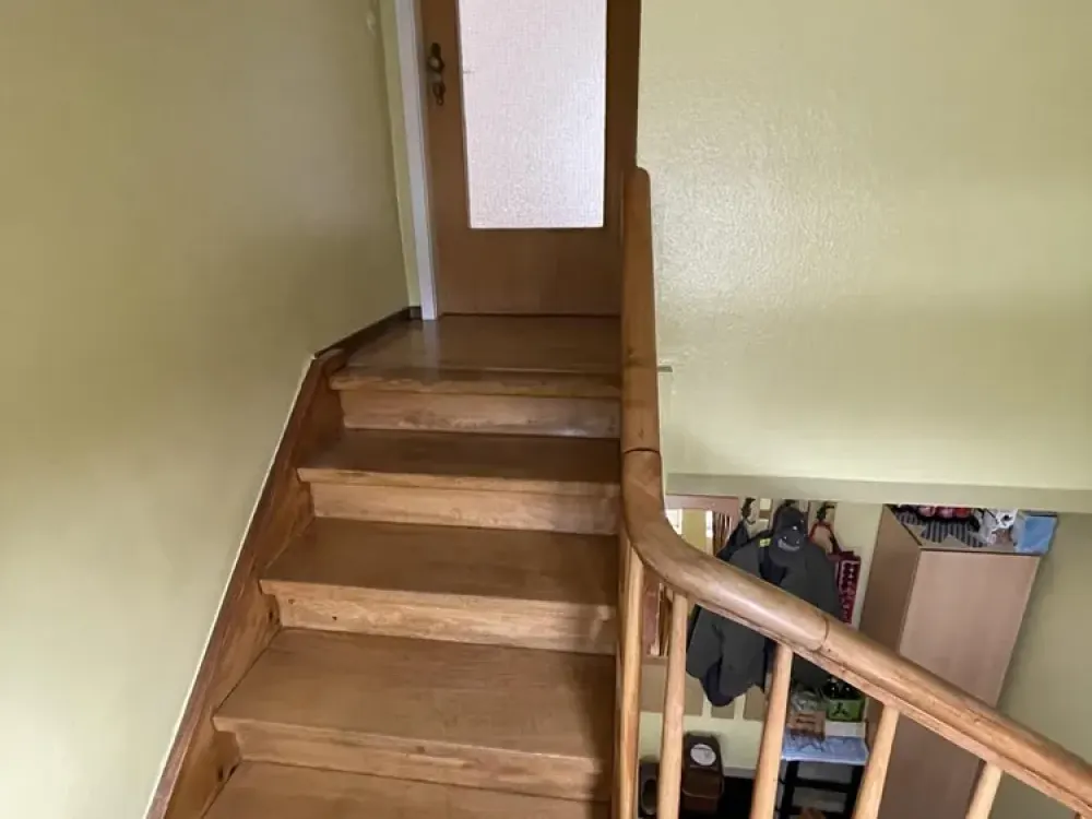 Sonnige 3 Zimmer DG-Whg.m.Stellplatz und Einbauküche in Stammheim ruhige Straße