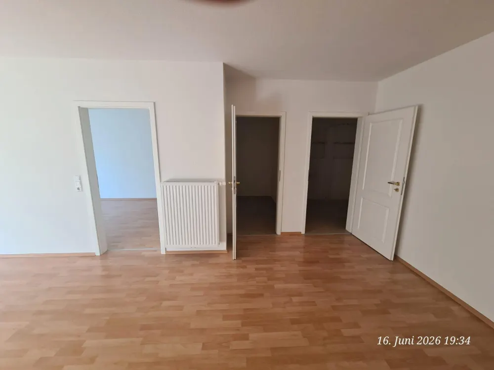 Hmb.-Sasel. Komf. 2-Zi.-Wohnung mit Balkon, Fahrstuhl, Carport