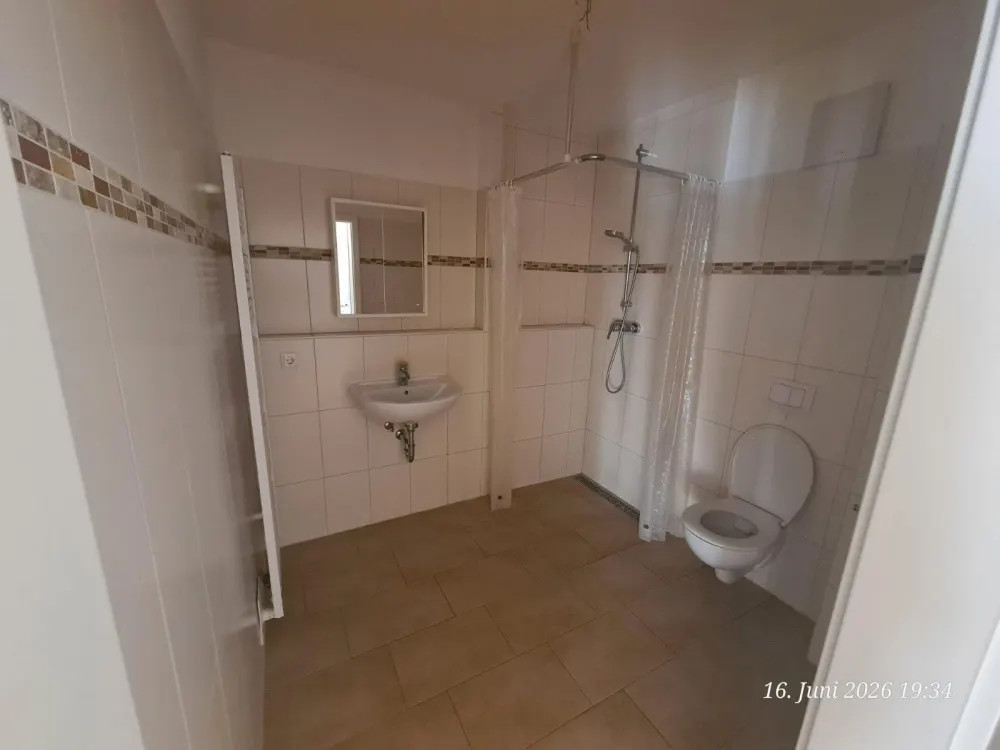 Hmb.-Sasel. Komf. 2-Zi.-Wohnung mit Balkon, Fahrstuhl, Carport