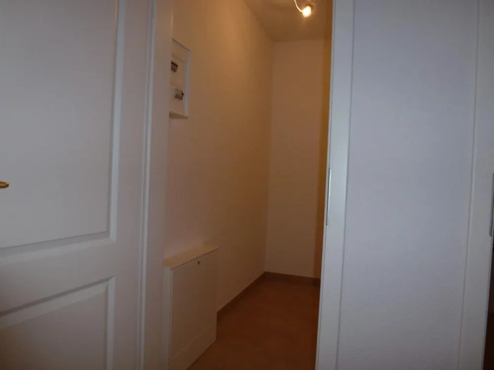 Hmb.-Sasel. Komf. 2-Zi.-Wohnung mit Balkon, Fahrstuhl, Carport