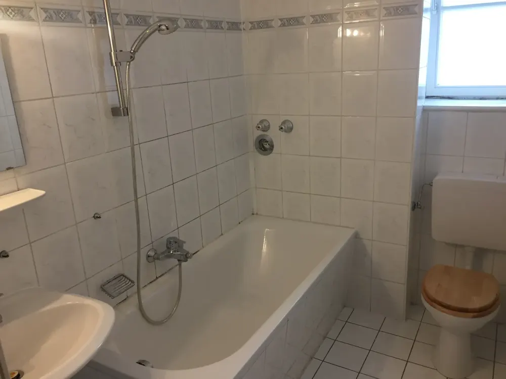 WG taugliche 2,5-Zimmer-Wohnung - unbefristeter Vertrag