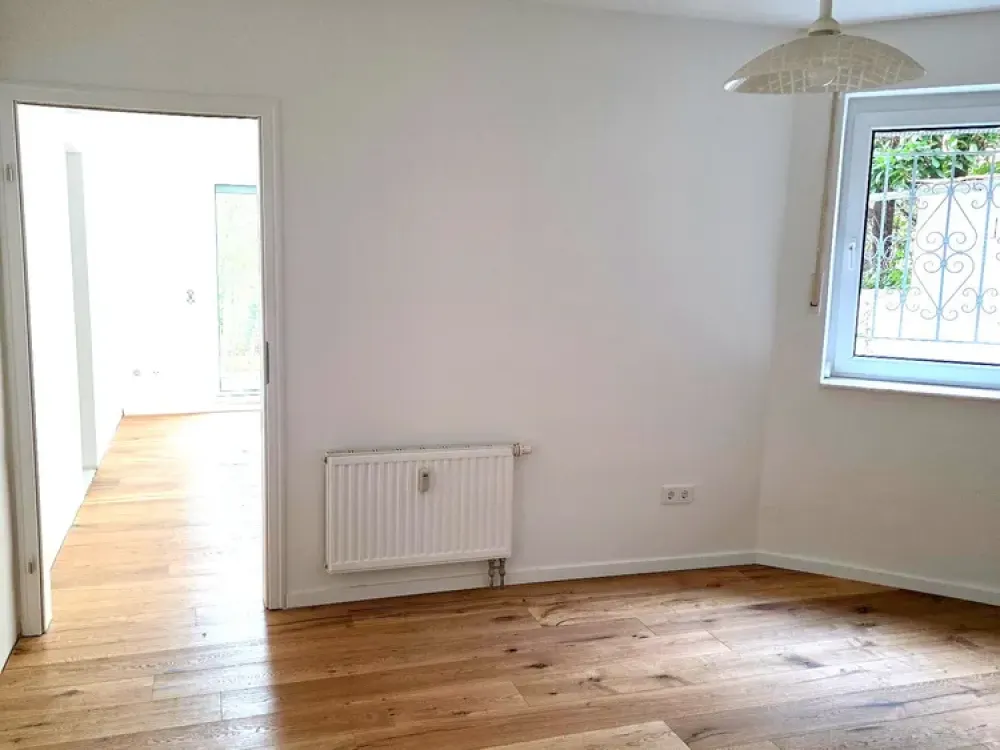 Frisch sanierte Souterrainwohnung in ruhiger Privatstraße, mit Gartennutzung & universitätsnah