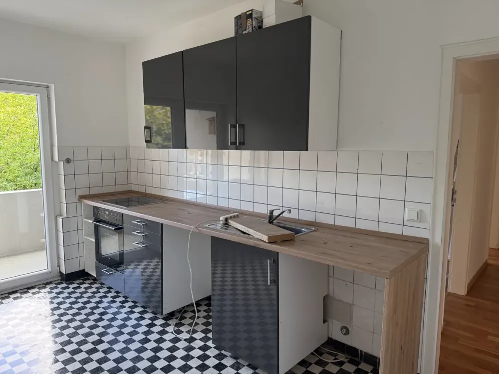 Spacious Living: Bright 3-Room Apartment (116 m²) with 2 Balconies Directly at Stadtgarten