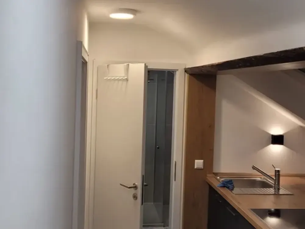 Moderne, möblierte Zweizimmerwohnung zu vermieten
