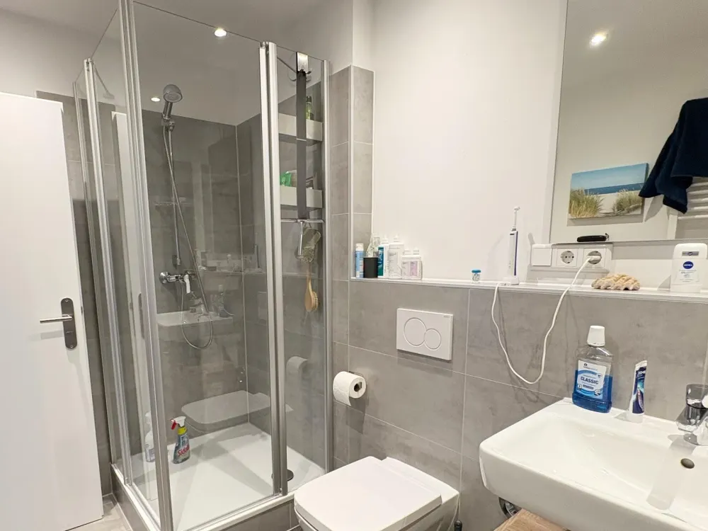 NEUES Bad* NEUER Boden* NEUES Wohngefühl* 3 Zimmer + Balkon, Gäste-WC, Abstellraum, Aufzug