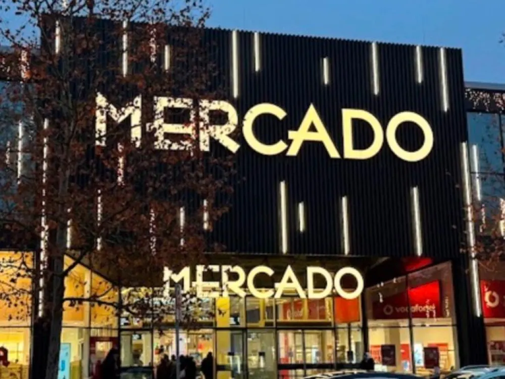 MERCADO 30m -MODERNE Komplettrenovierung 2 Z.-Möbliert oder Ohne?